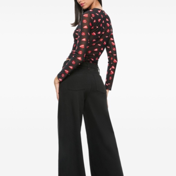 alice + olivia x Tom Wesselmann Delaina crop top - Picture 5 of 8